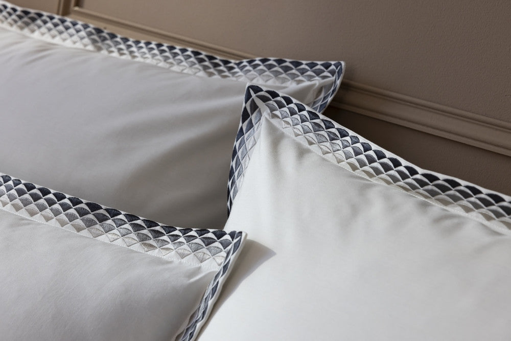 ALCOTT ARGENT taies d'oreiller avec broderie