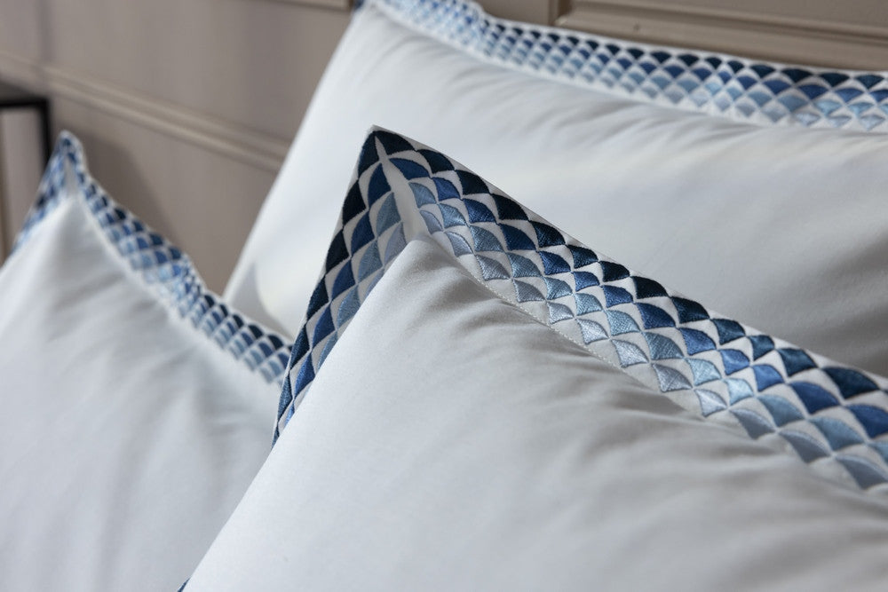 ALCOTT OCEAN taie d'oreiller détail des broderies