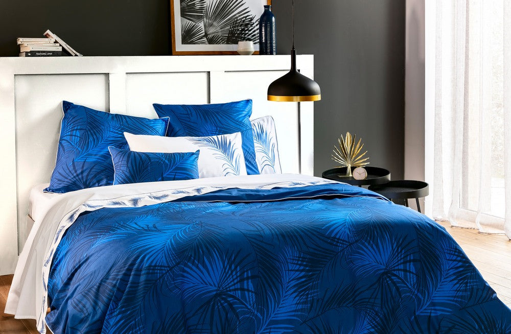 Parure de lit haut gamme bleu avec motifs floraux