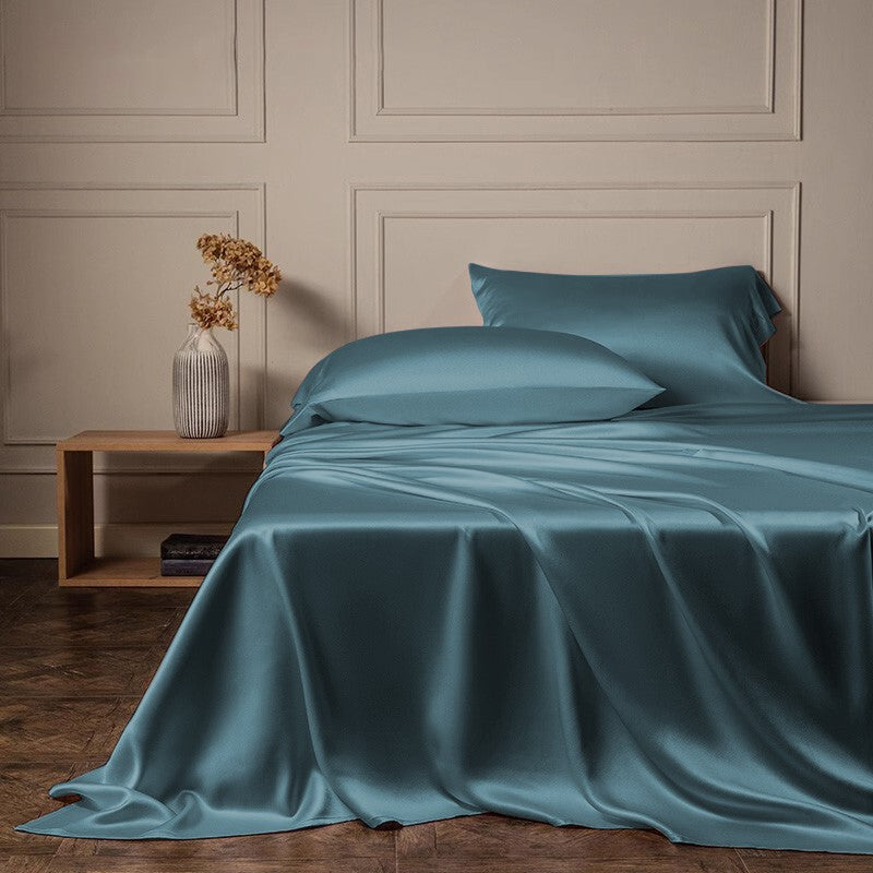 Parure de lit haut  de gamme en soie 19 mommes couleur bleu